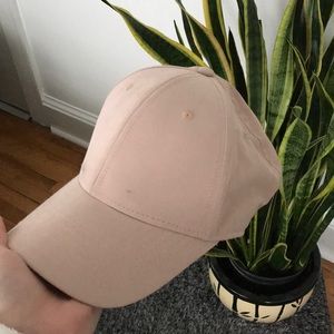Light pink VERY soft baseball cap urban outfitters